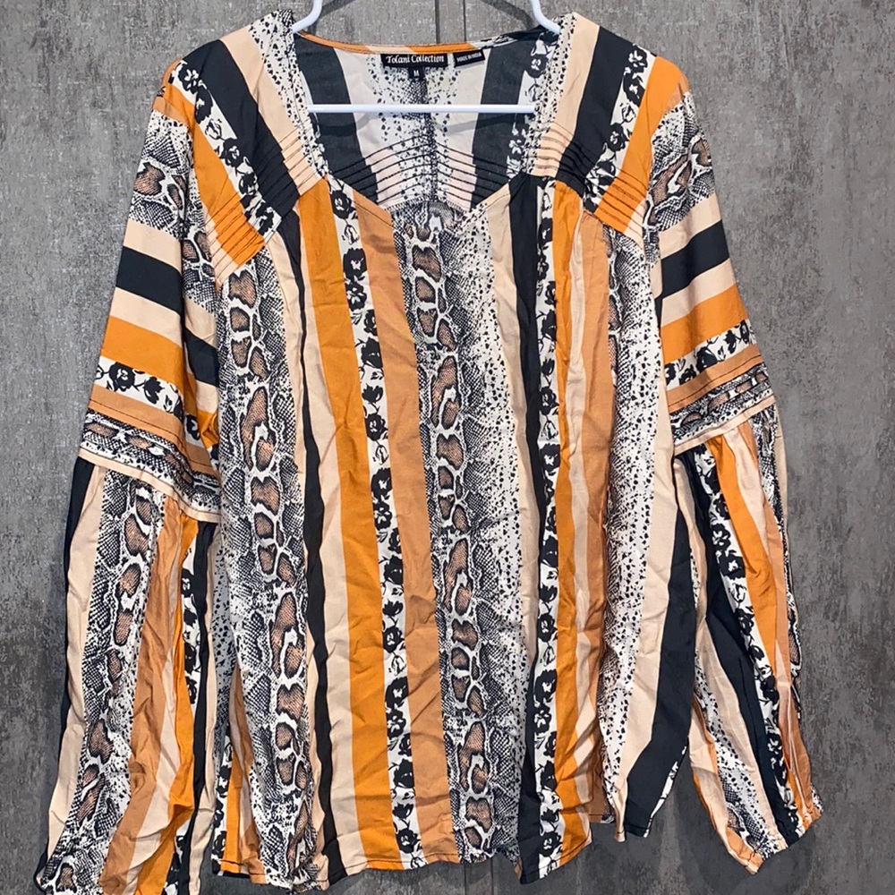 Tolani Collection Orange& black Blouse Size: M